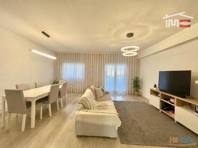 Apartamento T3 Montijo Coz. Equipada, Terraço, Varanda, AC, Elevador, Excelente Área e Luminosidade | 26064080570