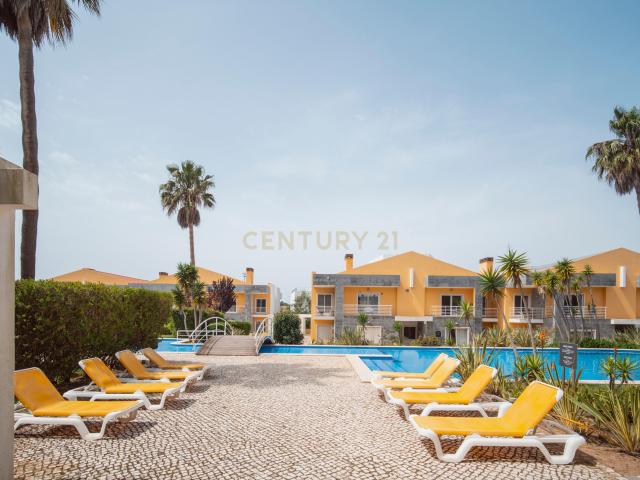 APARTAMENTO T3 MOBILADO | Condominio em frente a Kings College