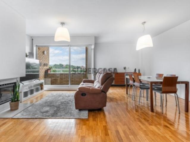 Apartamento T3 Mobilado e Equipado | Moreira de Cónegos, Guimarães | Garagem, Elevador e Excelente Localização