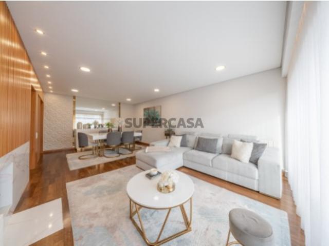 APARTAMENTO T3, MOBILADO E EQUIPADO, NO FÓRUM, VIZELA