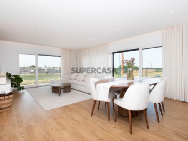 Apartamento T3 moderno à venda na Alameda dos Moinhos
