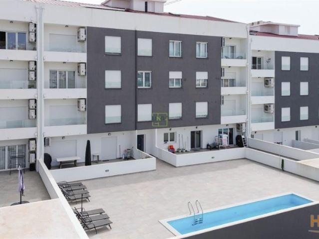Apartamento T3 Moderno em Condomínio Fechado com Piscina | 26064083917