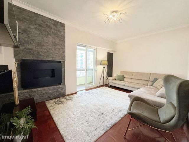 Apartamento T3 na Torre da Marinha, Margem Sul, 15 min a Lisboa
