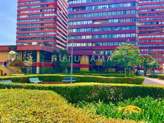Apartamento T3 na Torre Londres, nas Palmeiras Oeiras