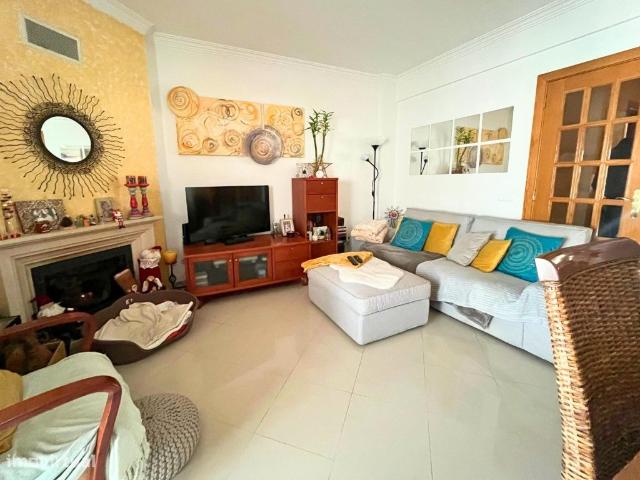 Apartamento T3 na Vila Nova da Caparica Conforto e Localizao de.