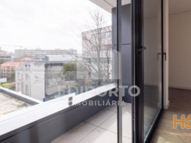 Apartamento T3 na Boavista ? Onde a Sofisticação e a Centralidade se Encontram | 26054086965