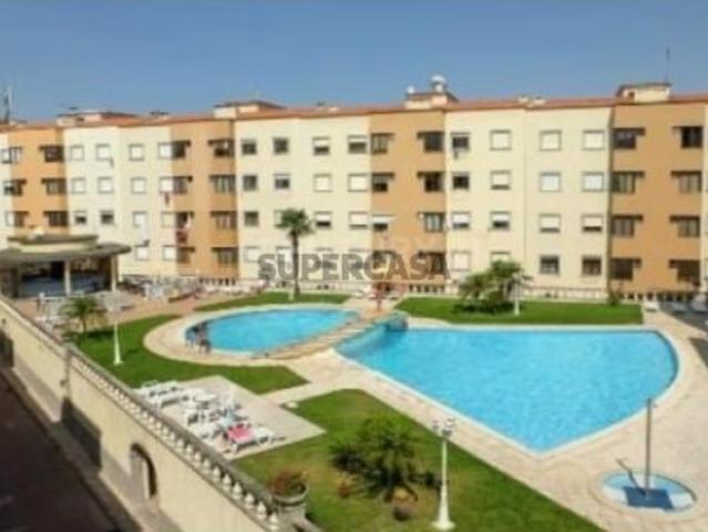 Apartamento T3 na Charneca de Caparica, Almada, condominio D’el Rey