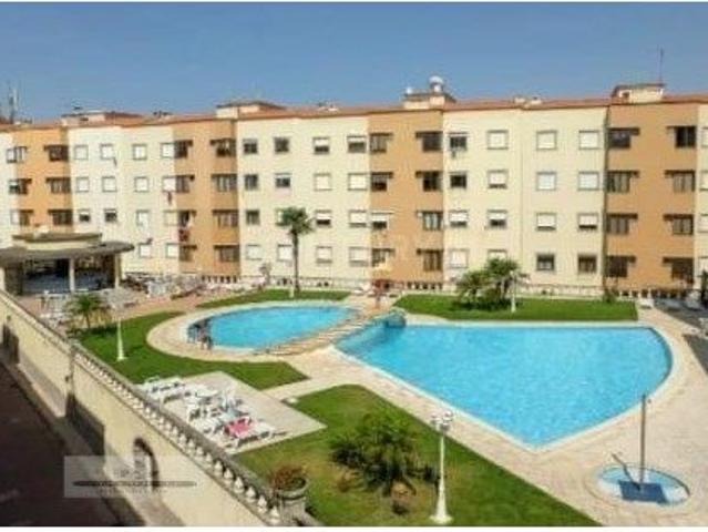 Apartamento T3 na Charneca de Caparica, Almada, condominio D'el Rey