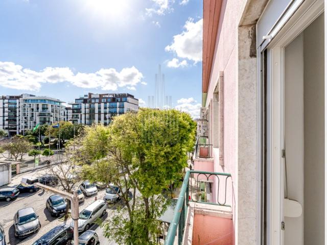 Apartamento T3 na Estrada de Benfica
