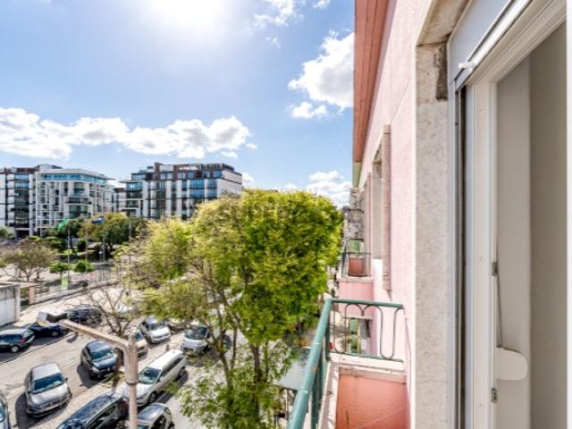 Apartamento T3 na Estrada de Benfica