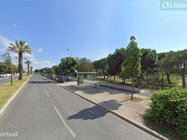 Apartamento T3 na Praia de Santo Antnio da Caparica
