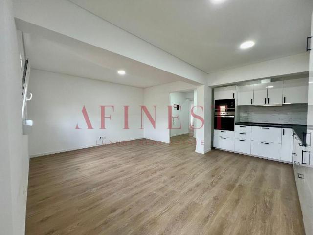 Apartamento T3 Na Rua António Albino Machado, Alvalade 70m² Alvalade