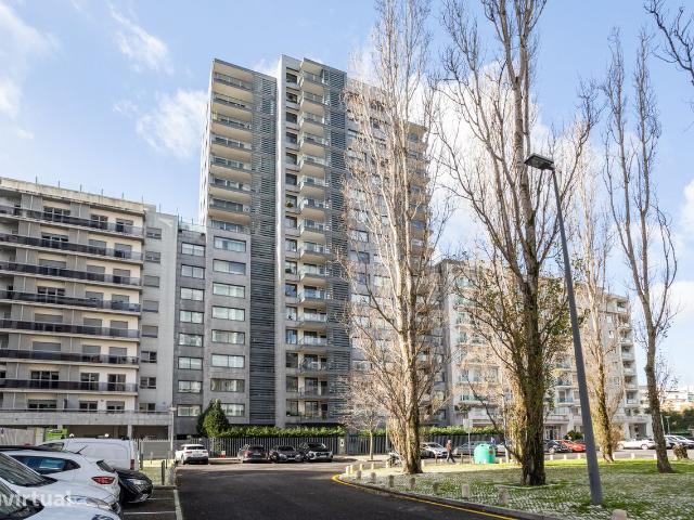 Apartamento T3 na Rua Joaquim Rocha Cabral, Campo Grande, Alvalade