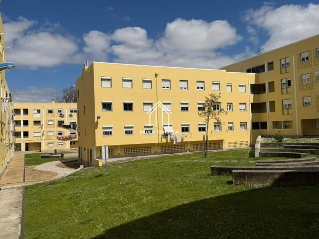 Apartamento T3 na rua Mem de Sá Freguesia de Alvalade
