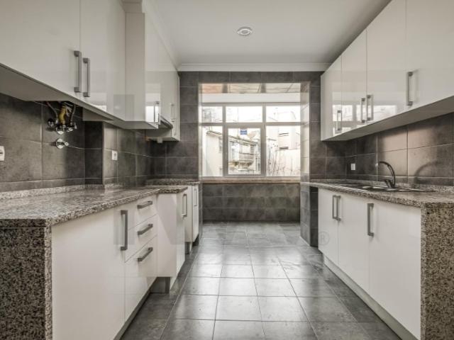 Apartamento T3 nas Avenidas Novas