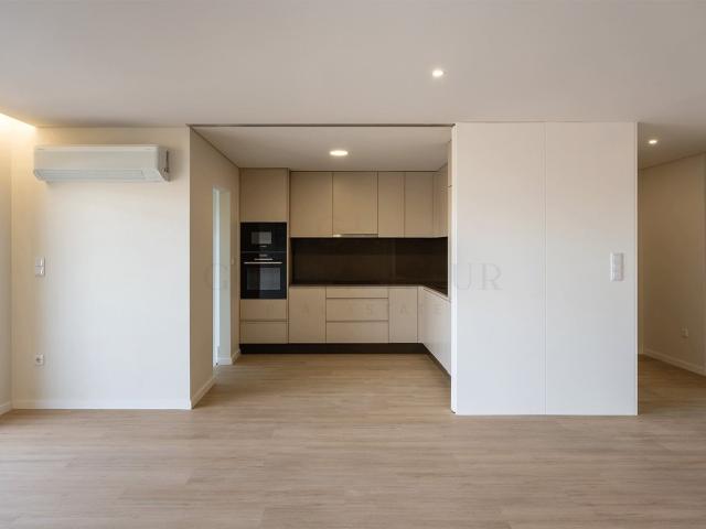 Apartamento T3 nas Devesas, Vila Nova de Gaia 140m² Vila Nova De Gaia Santa Marinha