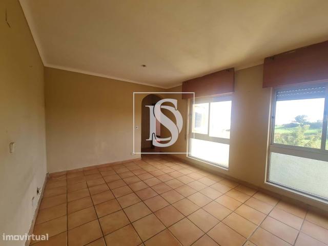 Apartamento T3 nas Urmeiras, Loures
