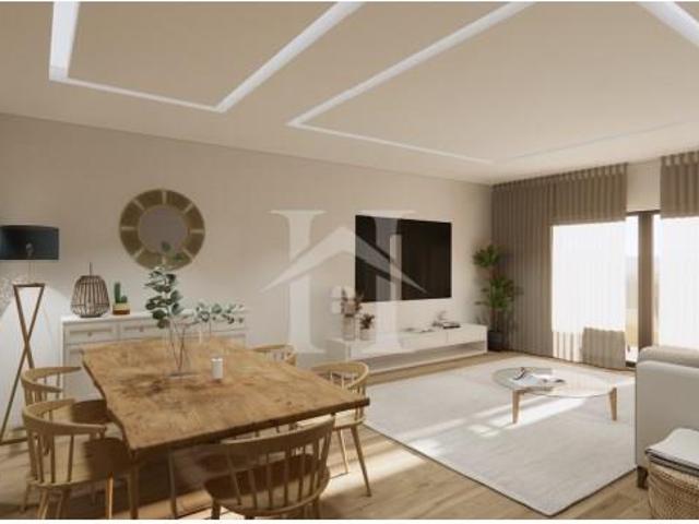 Apartamento T3 no Bairro de Rosário com arrecadação 110m² Cascais e Estoril