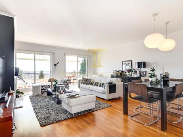 Apartamento T3 no Belas Clube de Campo | Terraço, Vista Panorâmica e 2 Estacionamentos