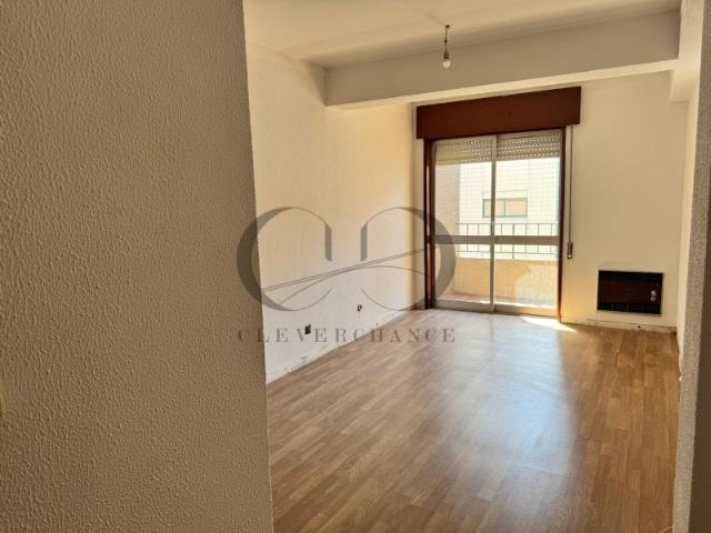 Apartamento T3 no Candal Vista Parcial Rio Douro, Próximo do Metro