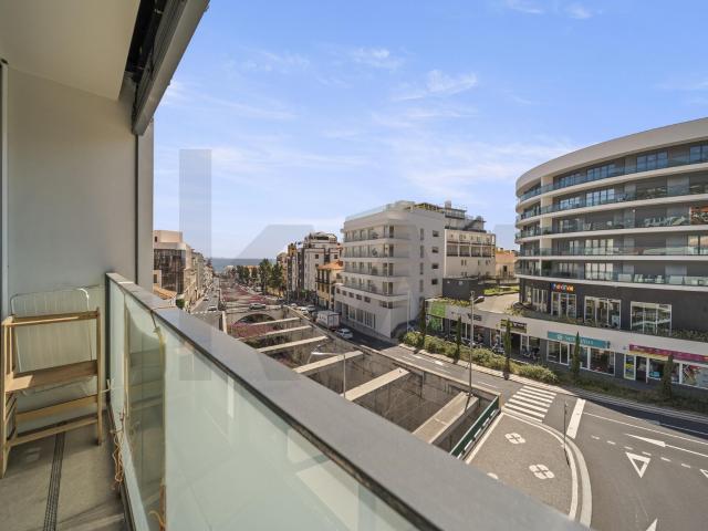 Apartamento T3 no Centro do Funchal com 2 Lugares de Garagem – Conforto e Localização Premium