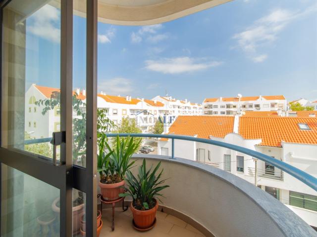 Apartamento T3 no centro do Montijo, com vista rio