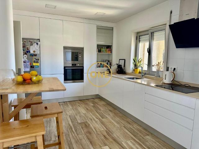 Apartamento T3 Remodelado No Centro da Póvoa de Varzim
