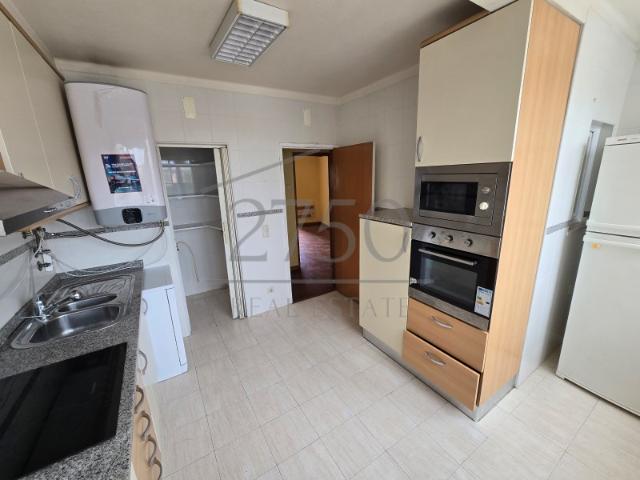 Apartamento T3 no Centro de Carcavelos