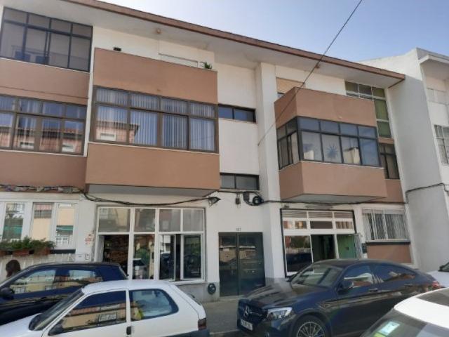 Apartamento T3 no Centro de Carcavelos