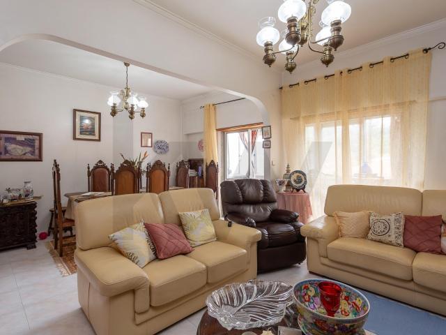 Apartamento T3 no Centro de Carnaxide
