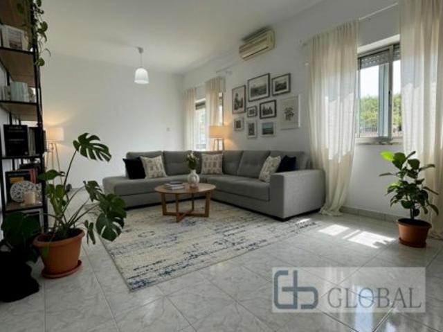 Apartamento T3 no Centro de Alfornelos