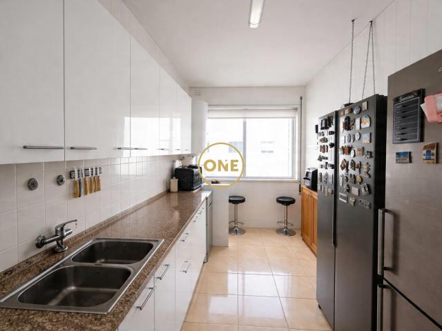 Apartamento T3 no Centro de Braga: Garagem, Elevador e Qualidade de Vida, junto ao Fórum Braga