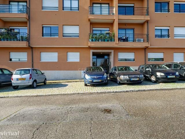 Apartamento T3 no centro de Grij