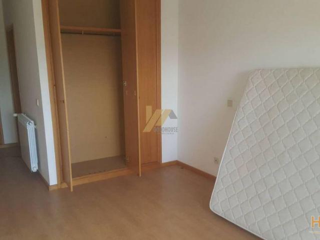 Apartamento T3 no centro de Lourosa | 26083378199