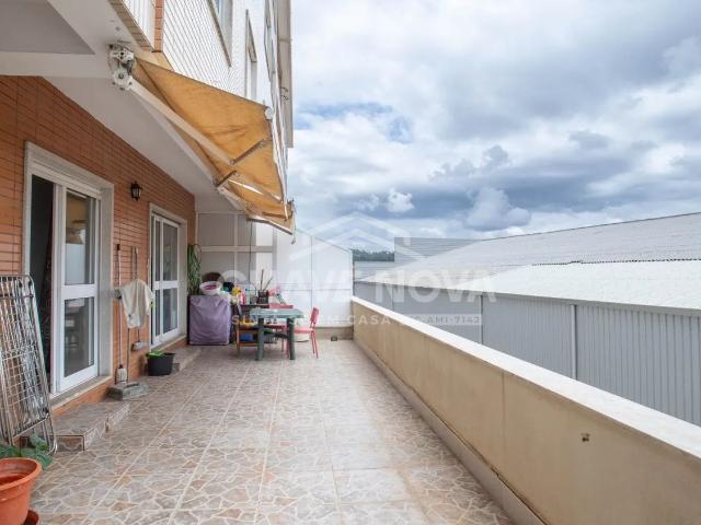Apartamento T3 no centro de Santa Maria da Feira, com Terraço, Garagem Fechada e Sótão