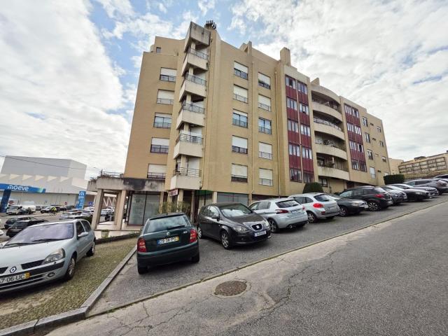 Apartamento T3 no Centro de Paredes – Espaço, Conforto e Localização Privilegiada