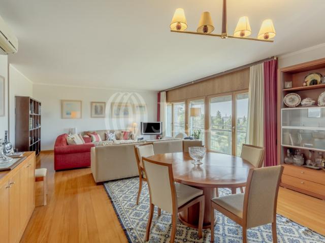 Apartamento T3 no condomínio Domus Restelo, em Lisboa