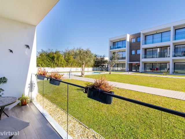 Apartamento T3 no Condomnio Fechado Varandas do Sol Fo
