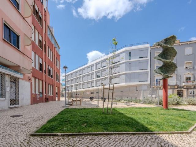 Apartamento T3, no coração da Amadora