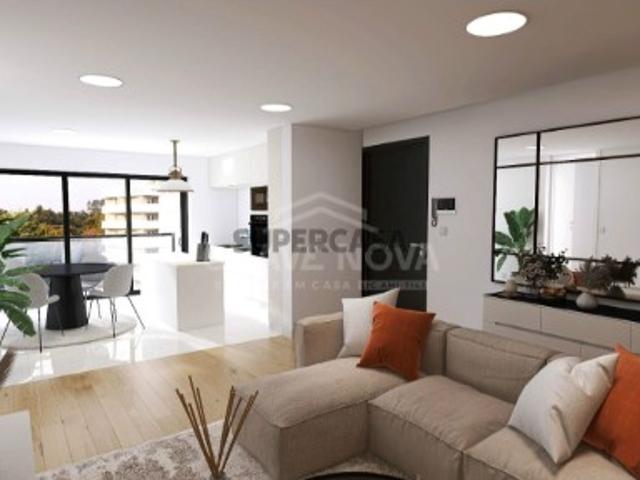 Apartamento T3 no Empreendimento Golden Plaza Moreira, Maia