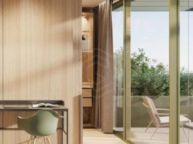 Apartamento T3 no Porto, com Varanda e com 3 lugares de garagem!