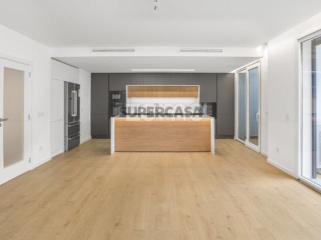 Apartamento T3 Novo na Praia da Parede