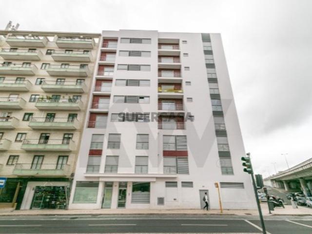 Apartamento T3 Novo nas Laranjeiras em Lisboa | Premium, Metro e Acessos Rápidos | LUZ 81