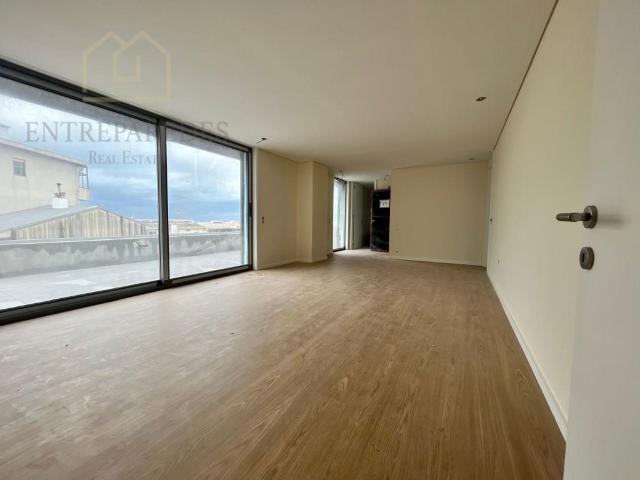 Apartamento T3 novo no centro de Espinho, Aveiro para compra. 124m² Espinho