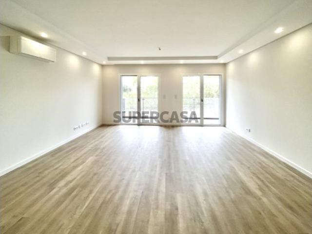 Apartamento T3 Novo a Estrear na Parede