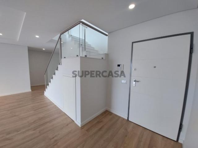 Apartamento T3 NOVO c/ Garagem Montijo
