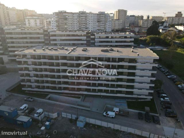 Apartamento T3 Novo c/ Lugar de Garagem Duplo em Mafamude