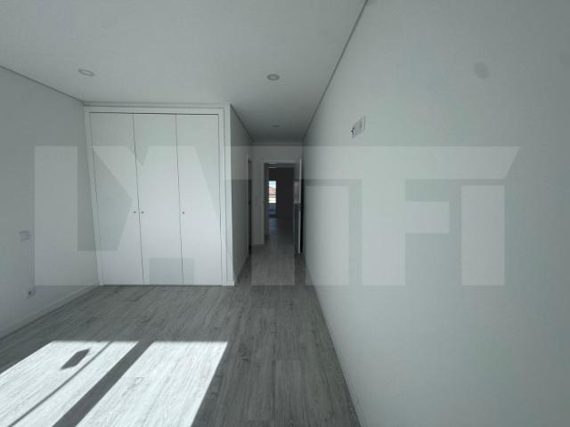 Apartamento T3 NOVO com 1 parqueamento, Quinta da Ladeira