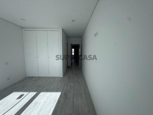 Apartamento T3 NOVO com 1 parqueamento, Quinta da Ladeira
