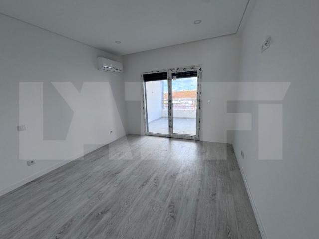 Apartamento T3 NOVO com 2 parqueamentos, Quinta da Ladeira